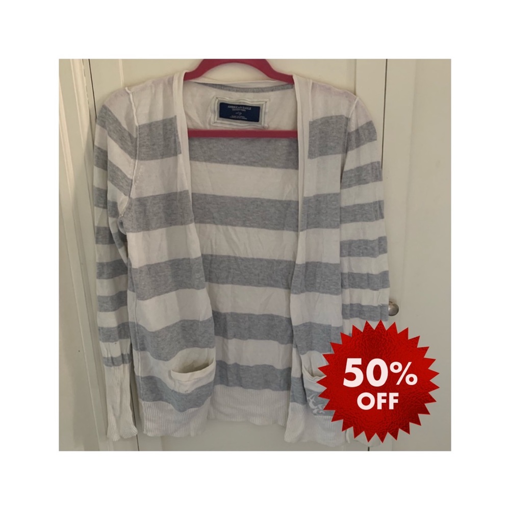 50% off bundles! American eagle cardigan